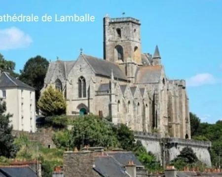 Perle Rare, Appartement Paisible Et Cosy Lamballe Esterno foto
